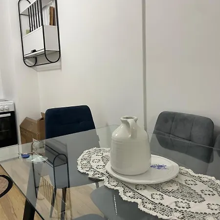 Sunny Cosy Flat In Tirana Appartement *